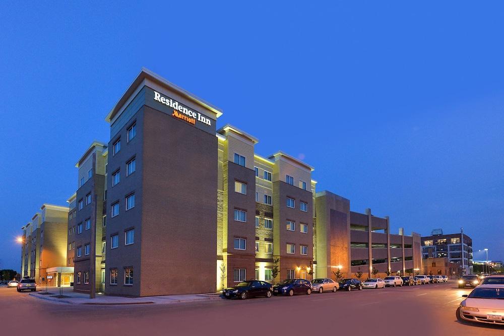 Hampton & Downtown Des Moines