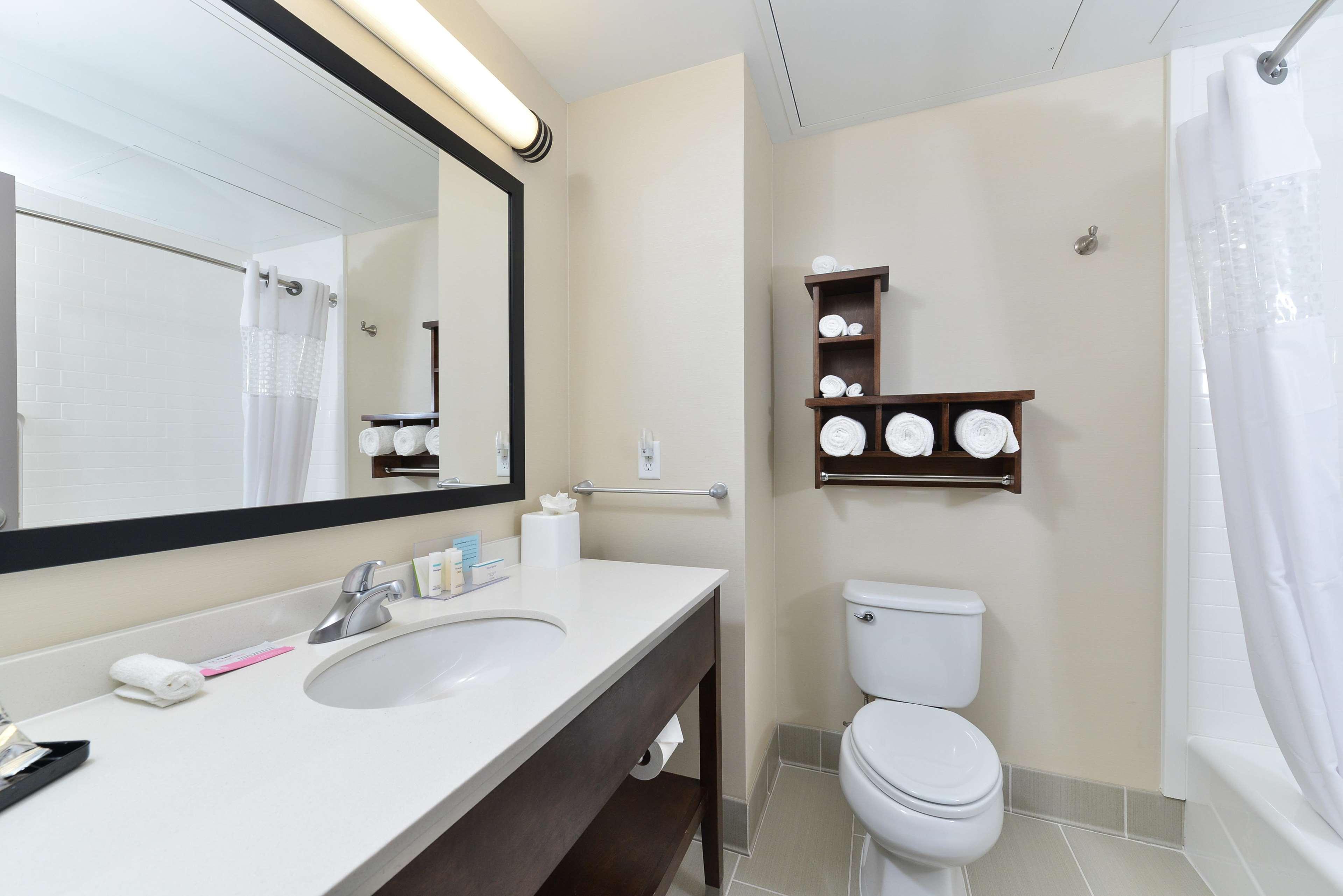 Hampton & Downtown 3*