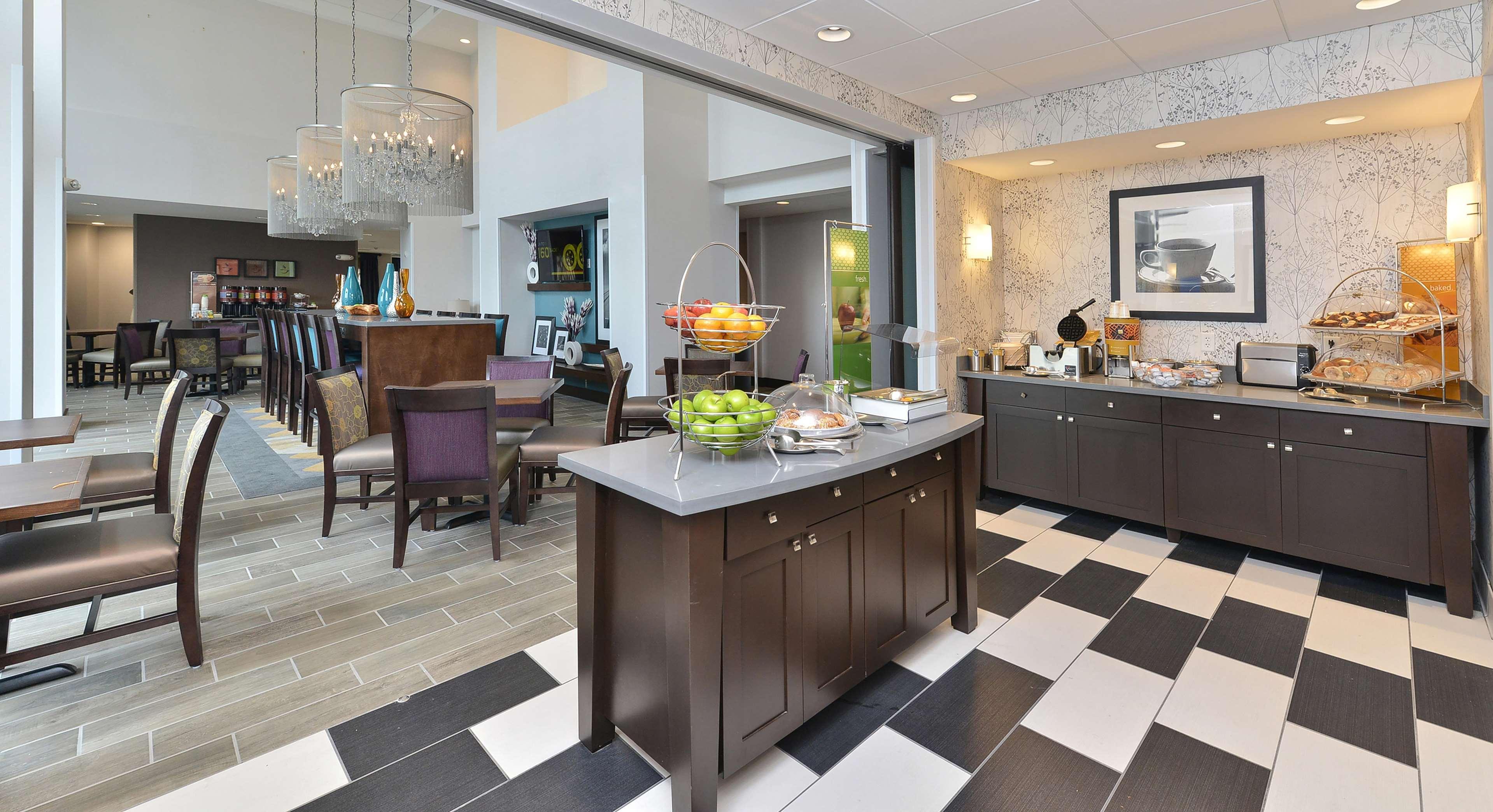 Hotel Hampton & Downtown Des Moines