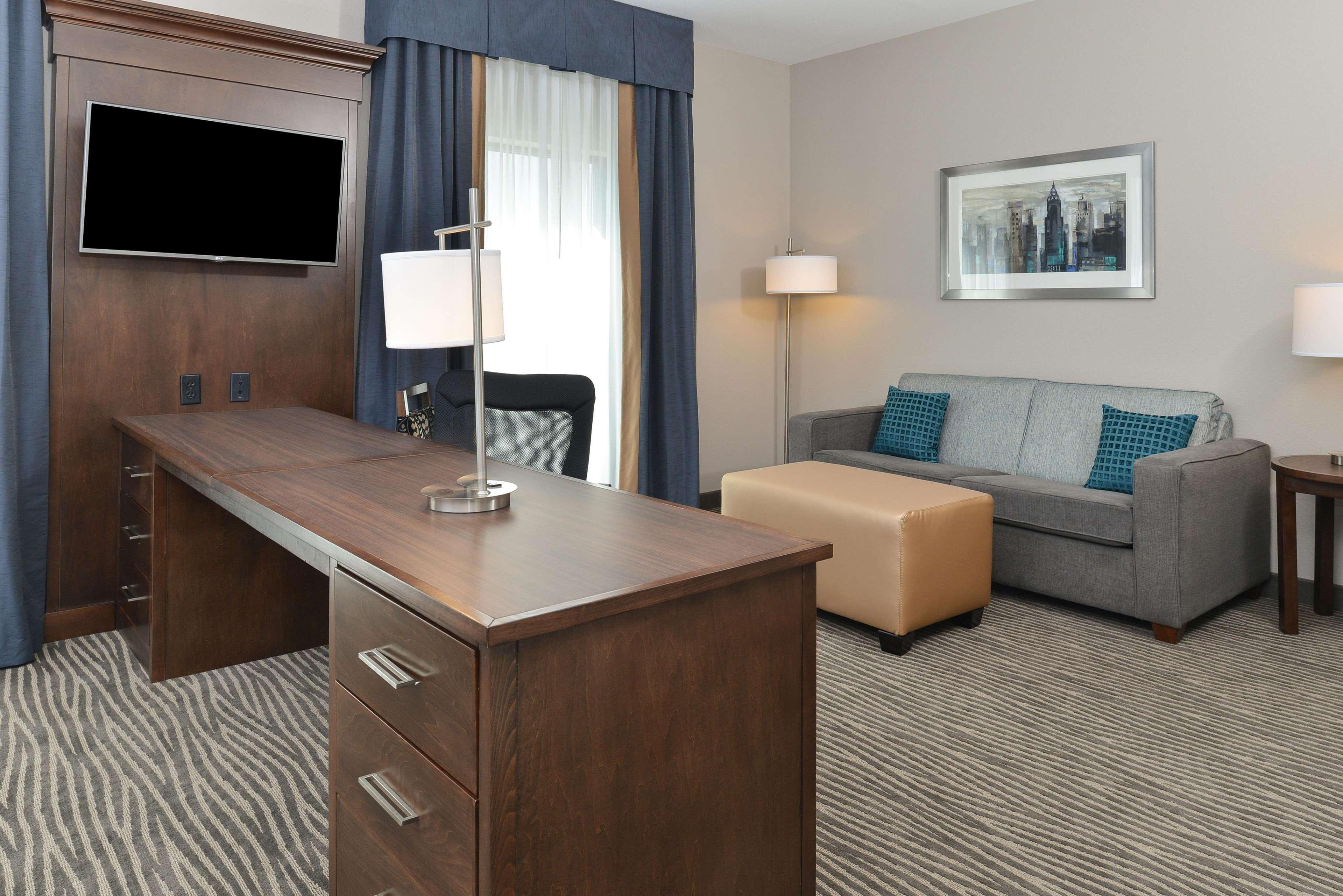 Hampton & Downtown 3*