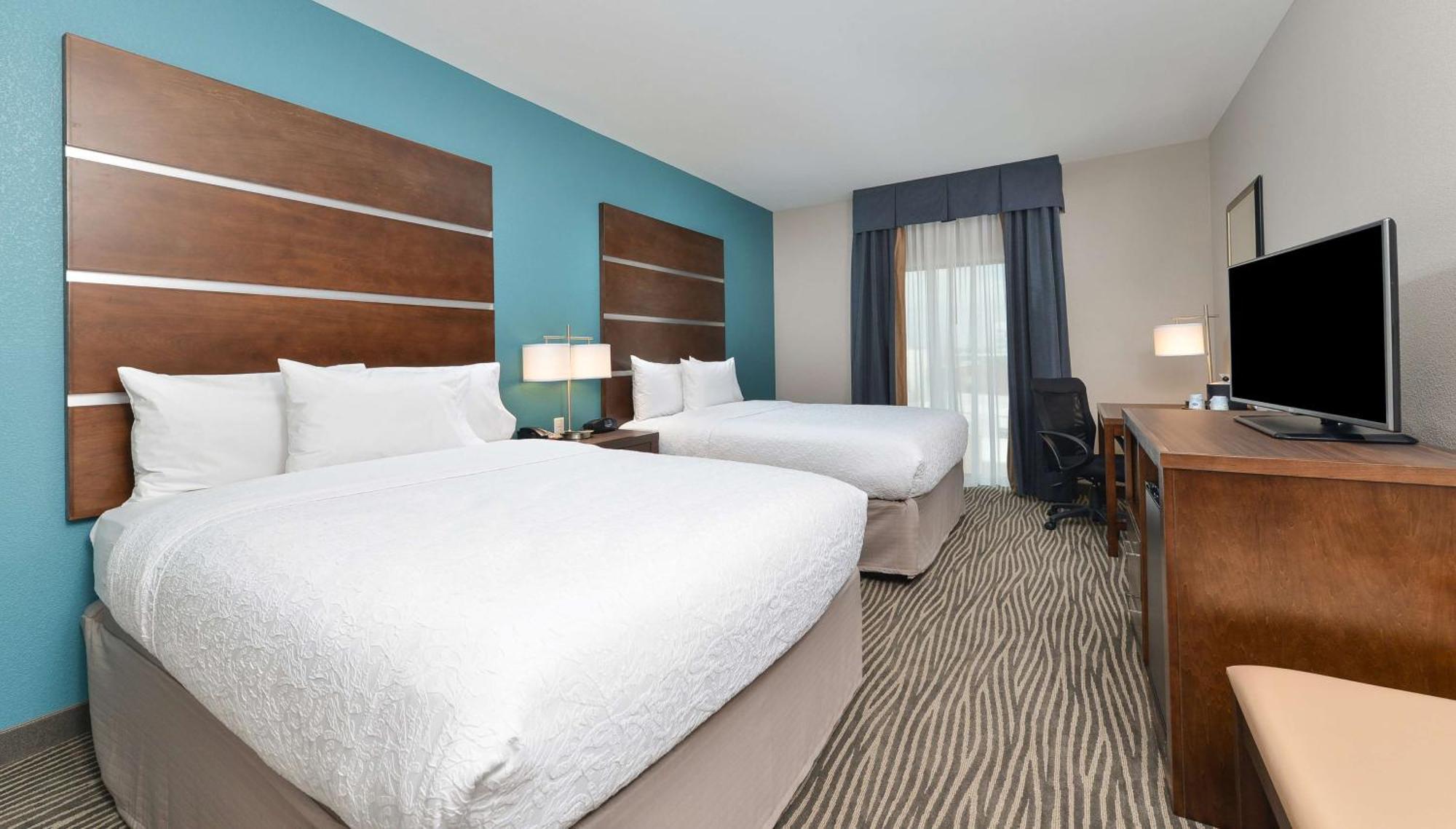 Hampton & Downtown Hotel